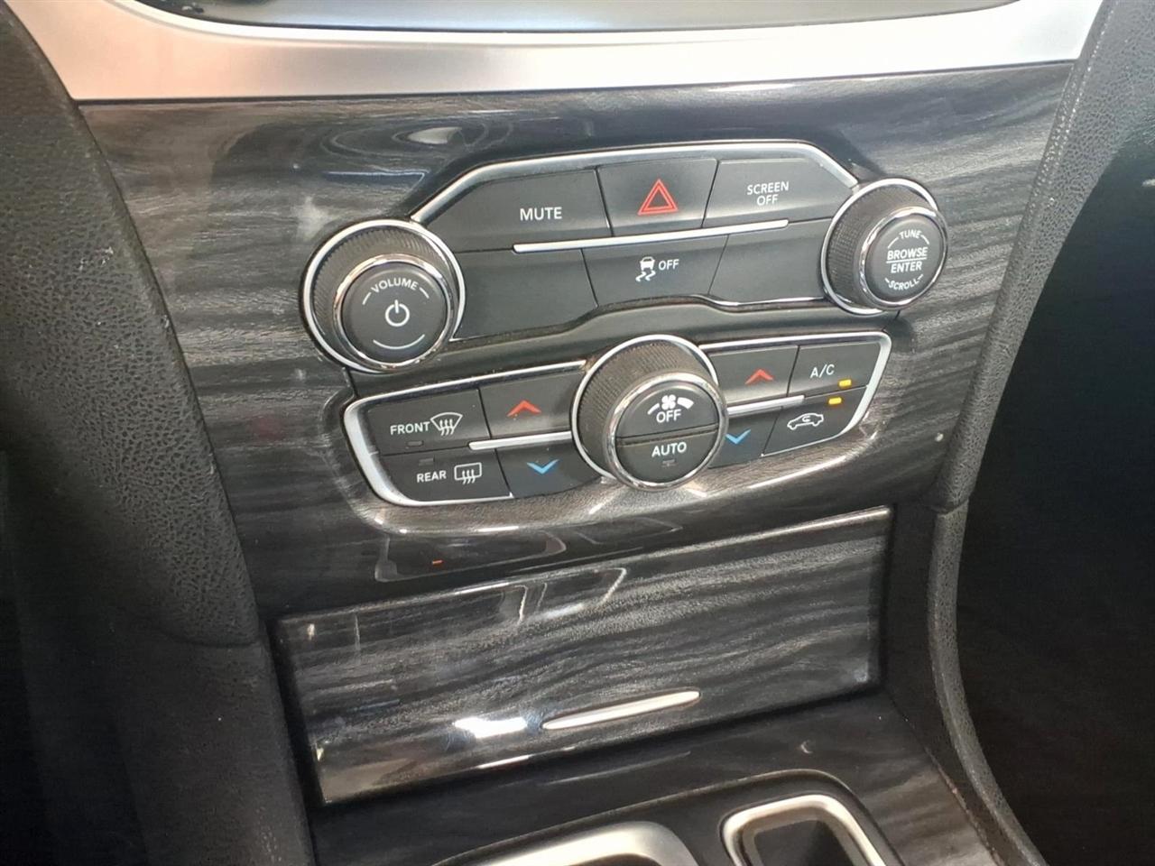 Chrysler 300  2018