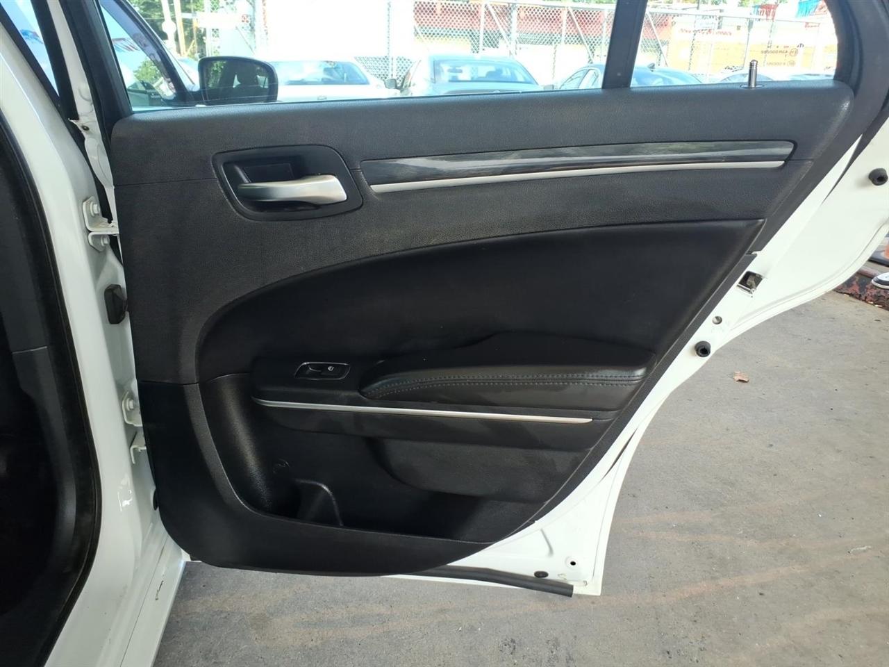 Chrysler 300  2018
