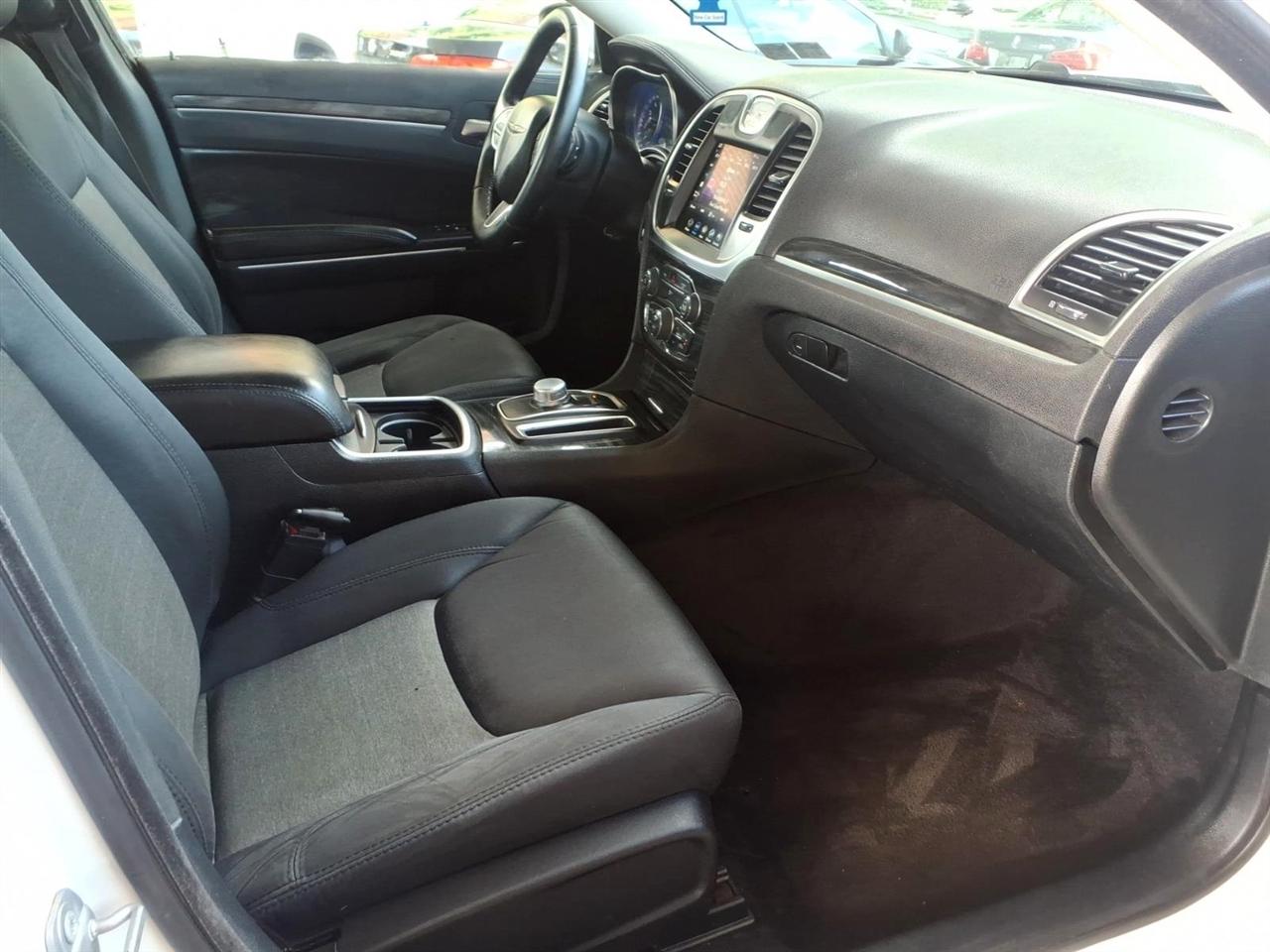 Chrysler 300  2018
