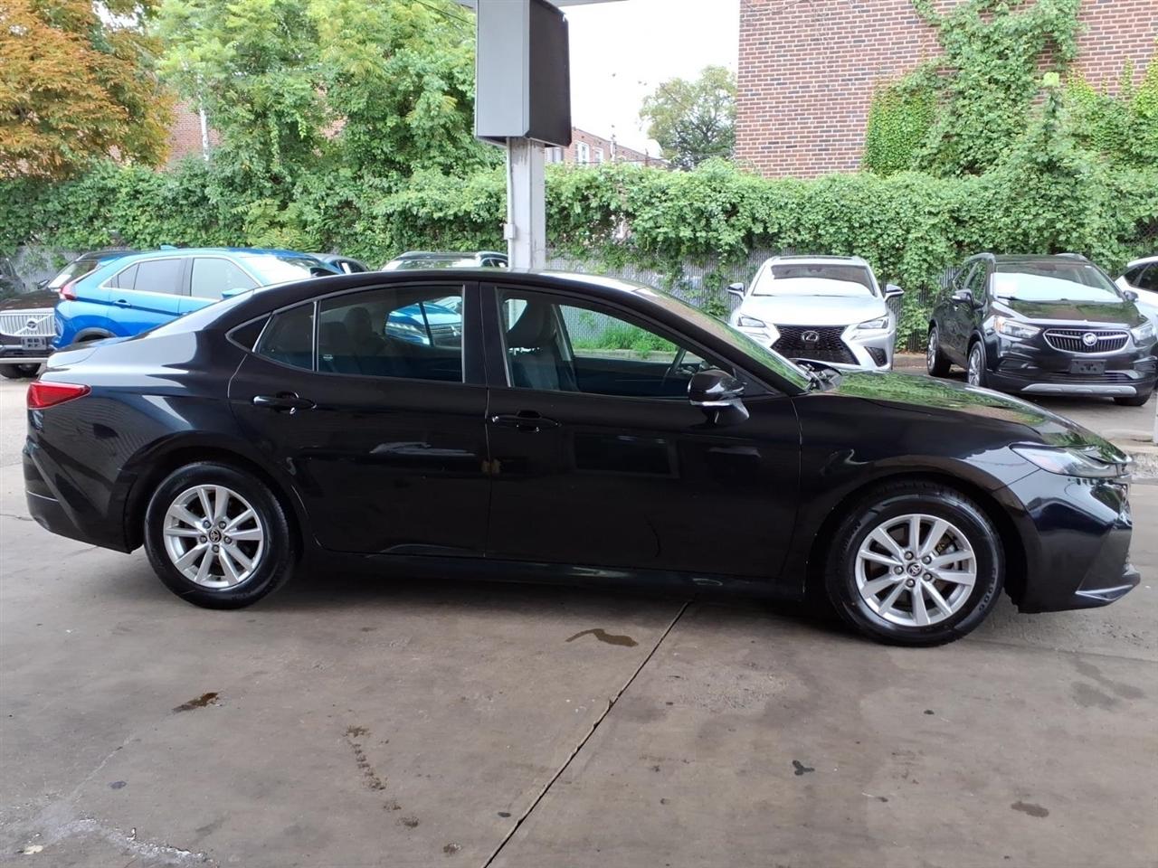 Toyota Camry  2025