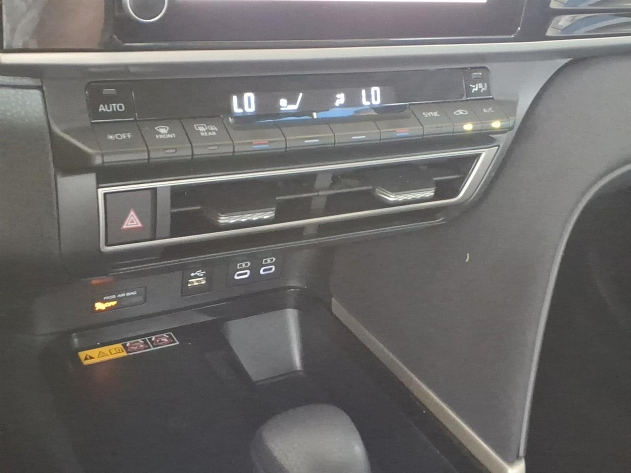 Toyota Camry  2025