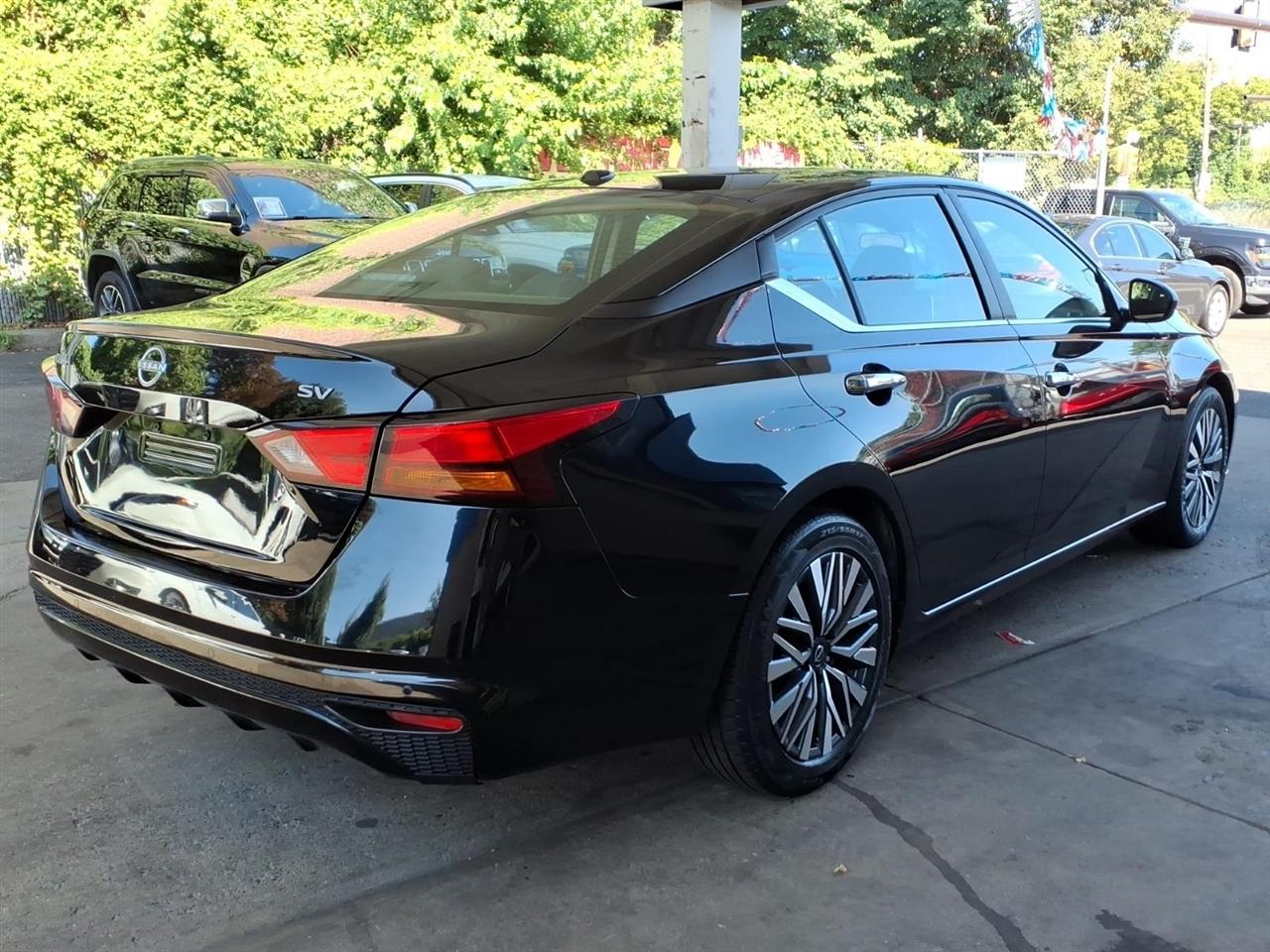 Nissan Altima  2024