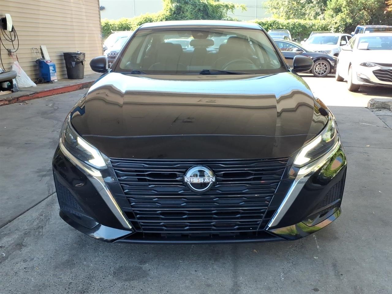 Nissan Altima  2024