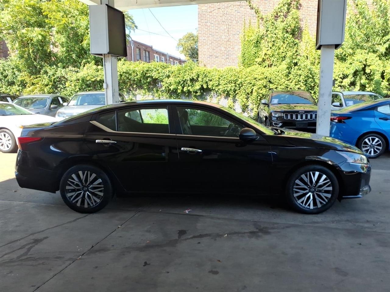 Nissan Altima  2024