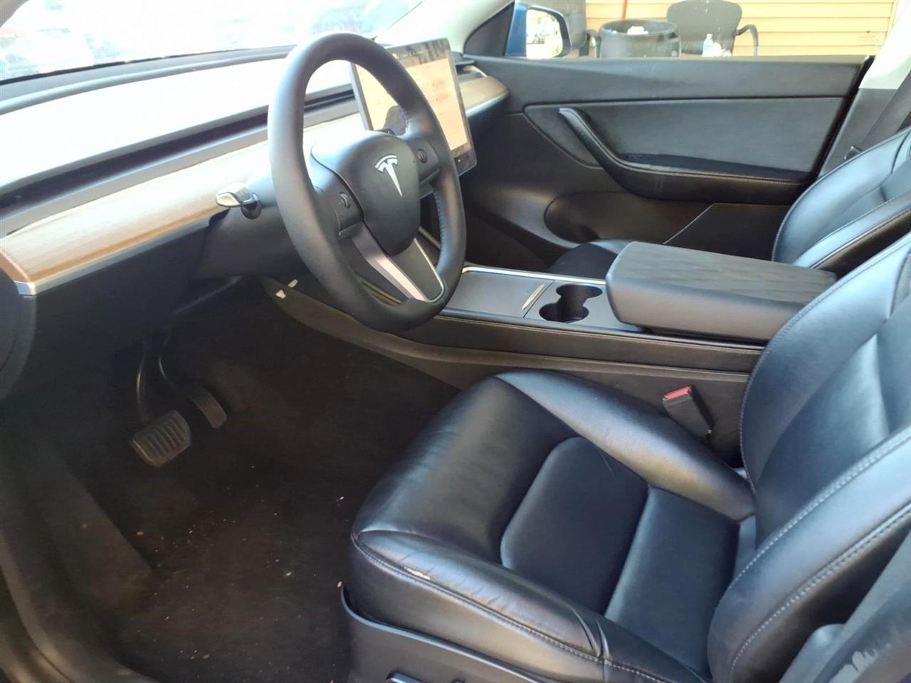 Tesla Model Y  2021