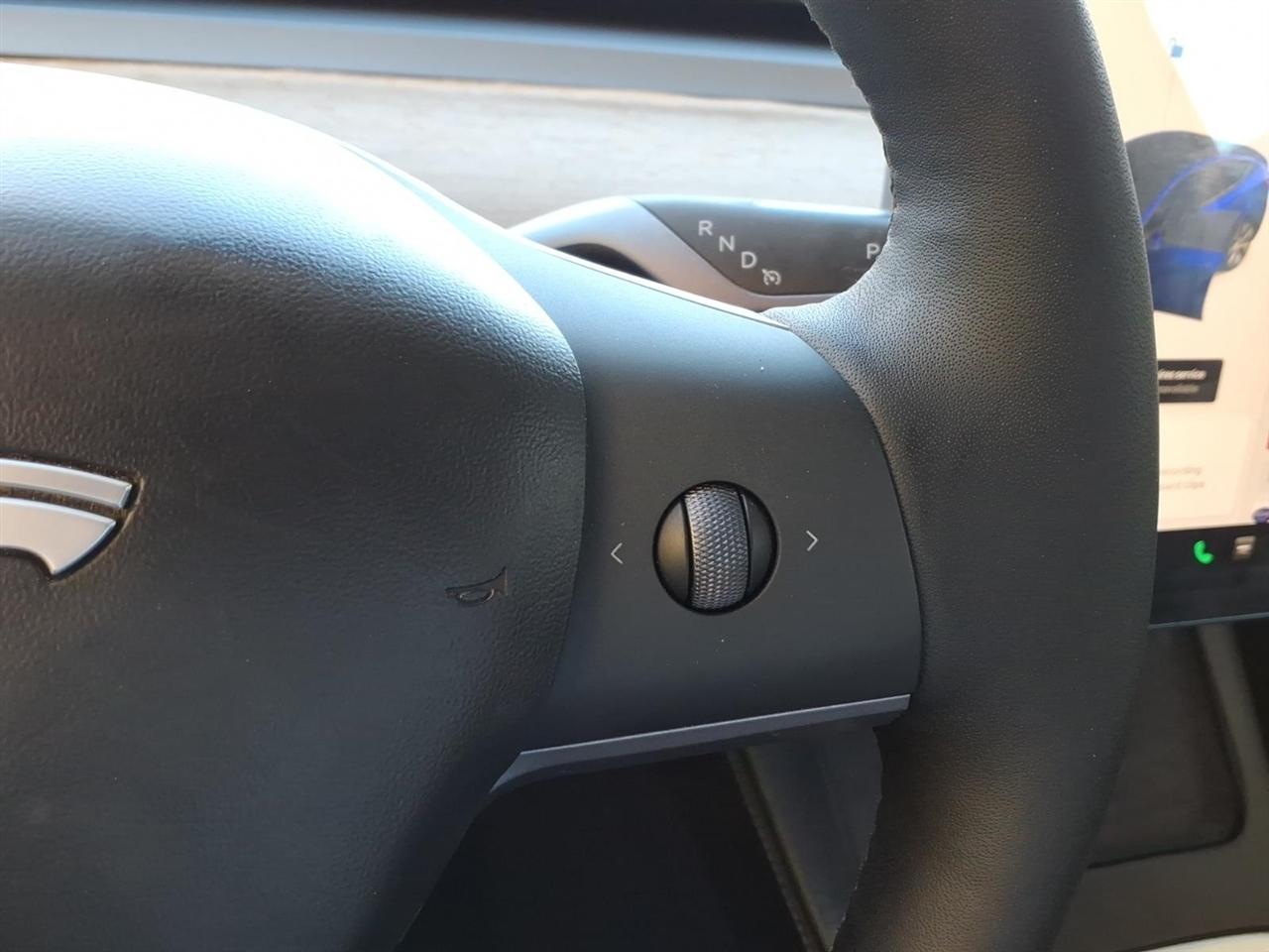 Tesla Model Y  2021