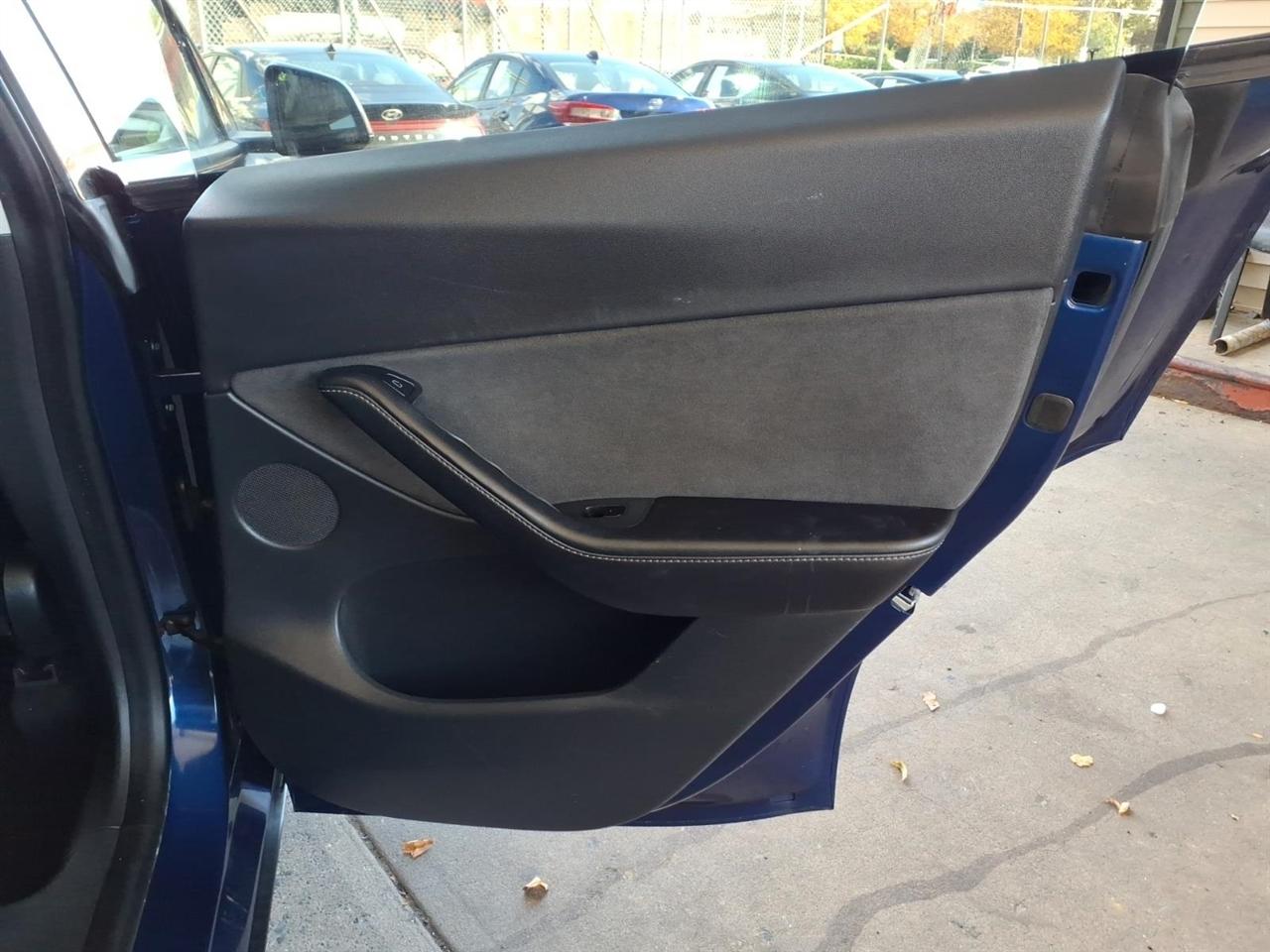 Tesla Model Y  2021