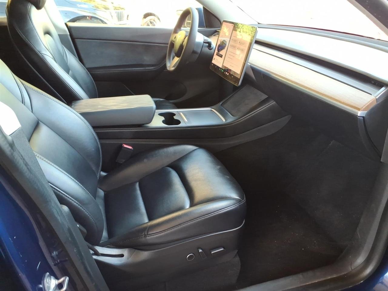 Tesla Model Y  2021