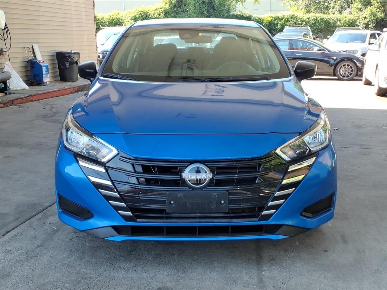 Nissan Versa  2024