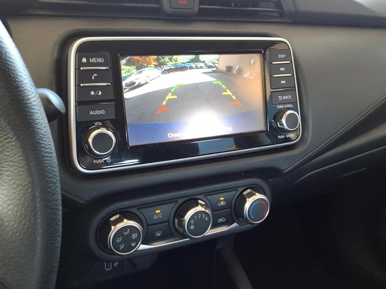 Nissan Versa  2024
