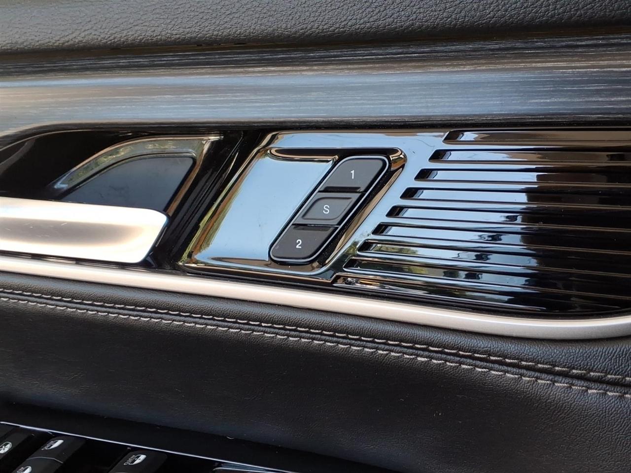 Jeep Wagoneer L  2024