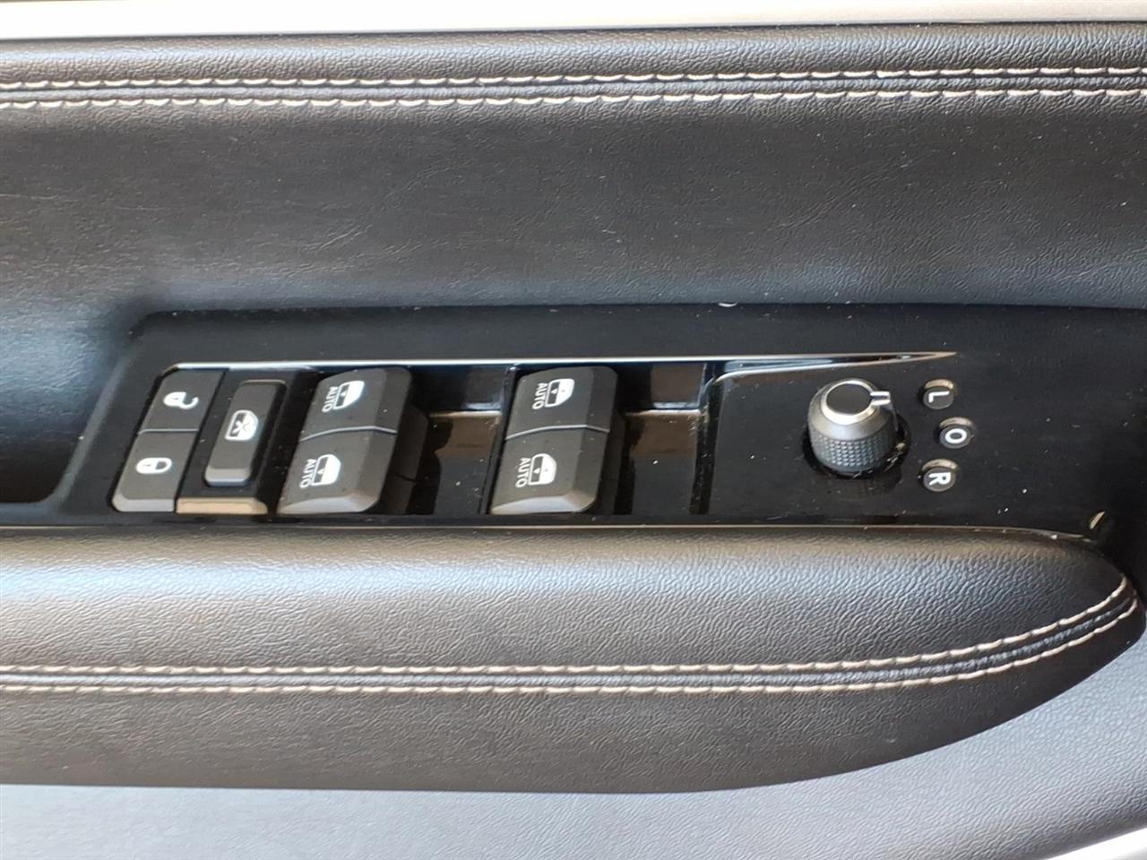 Jeep Wagoneer L  2024