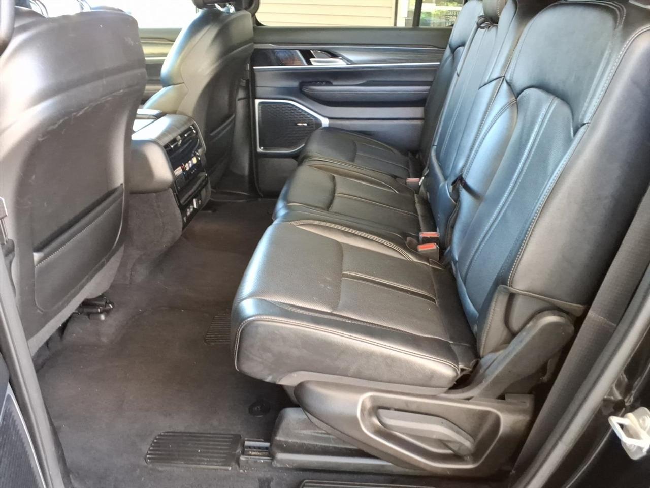 Jeep Wagoneer L  2024