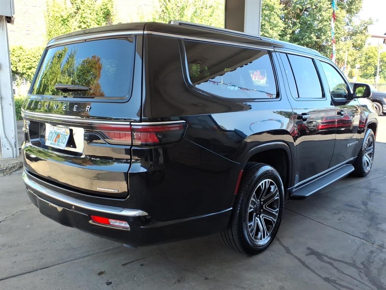 Jeep Wagoneer L  2024