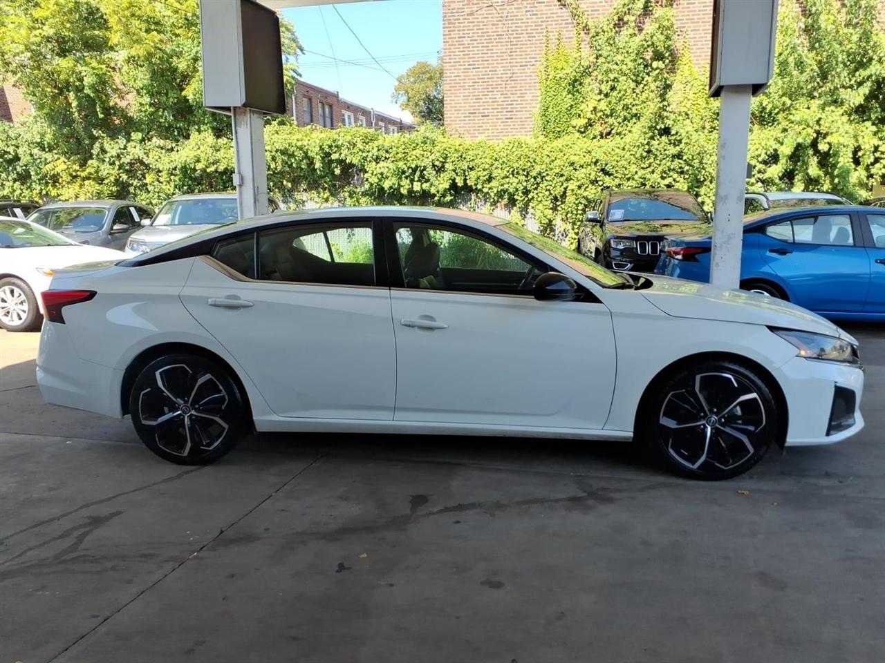 Nissan Altima  2024