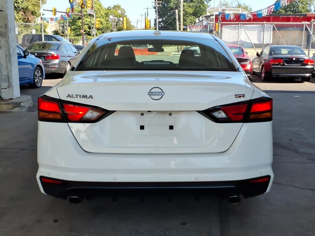 Nissan Altima  2024