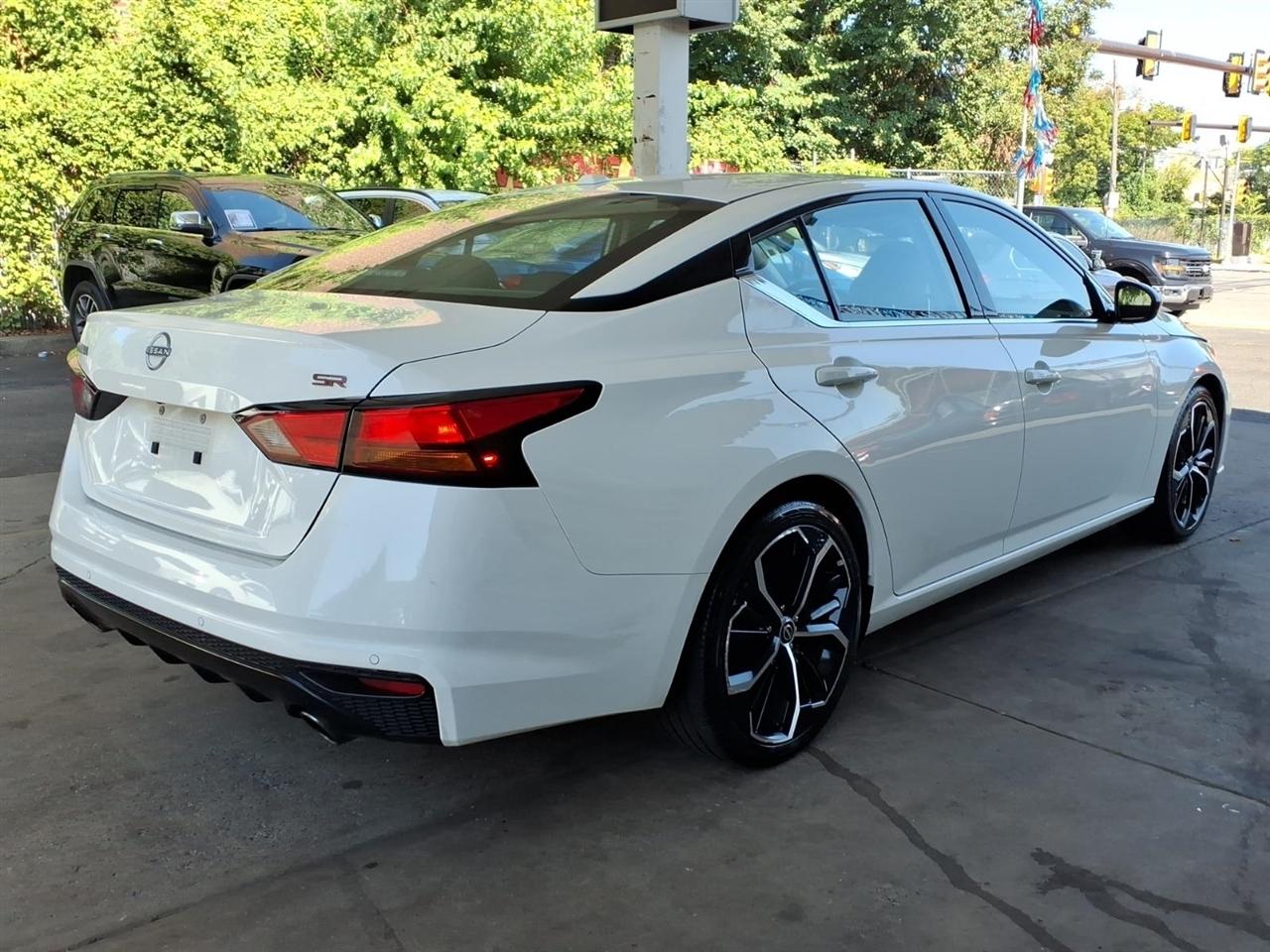Nissan Altima  2024