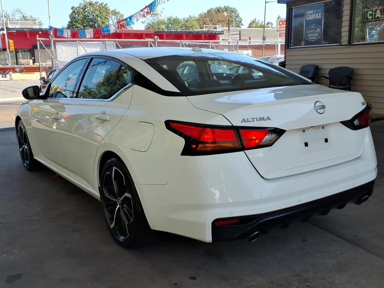Nissan Altima  2024