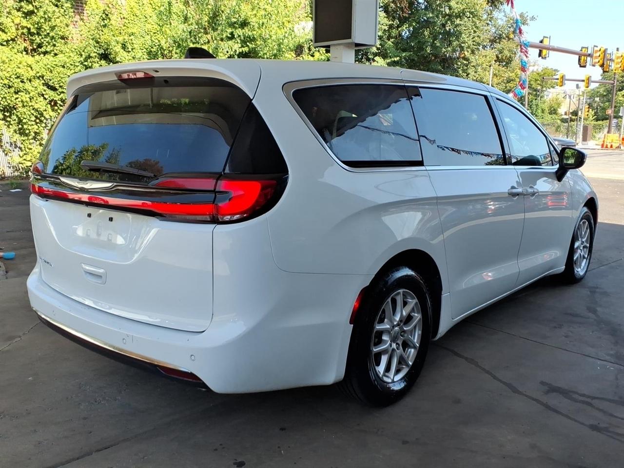 Chrysler Pacifica  2023