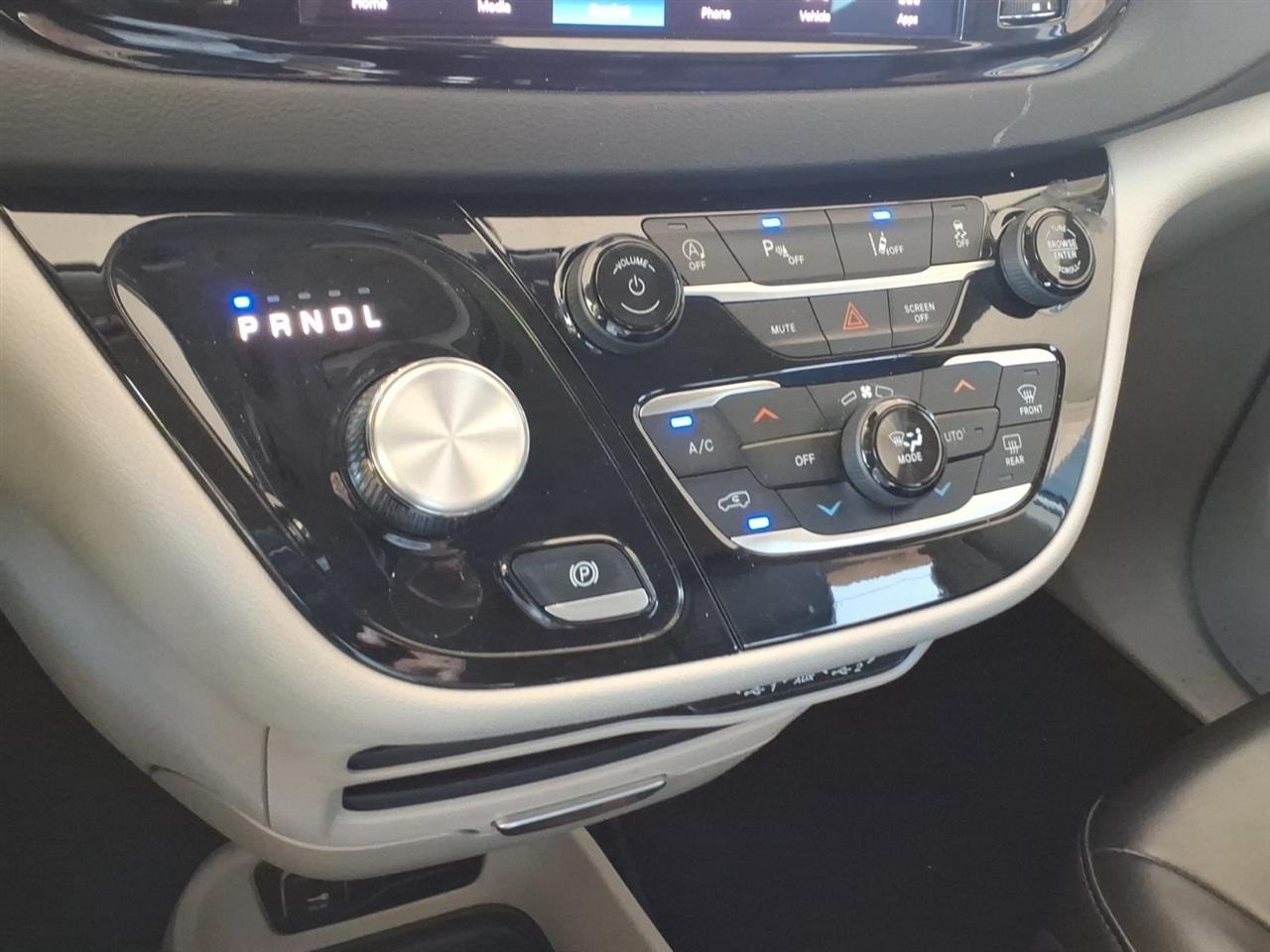 Chrysler Pacifica  2023