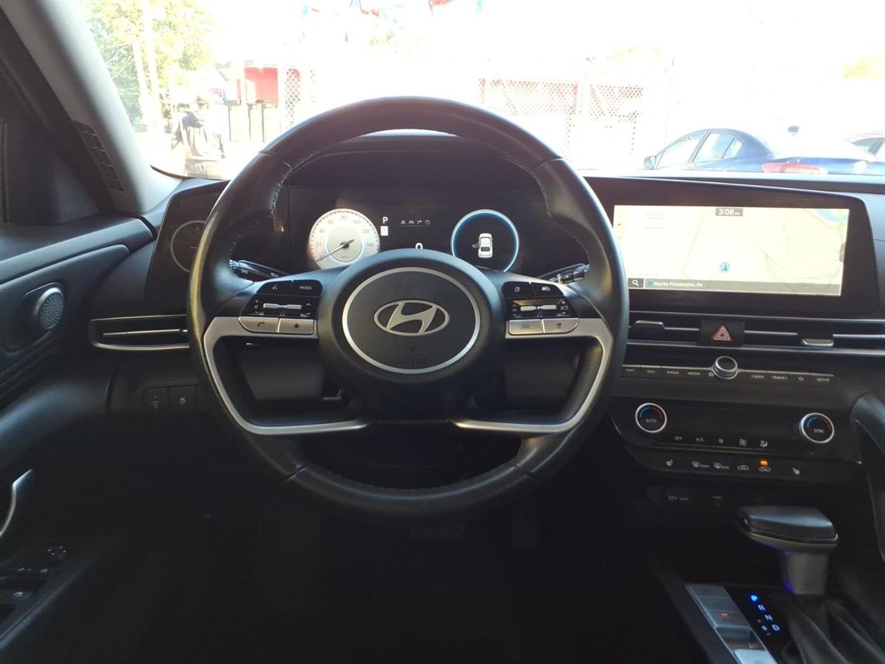 Hyundai Elantra  2024