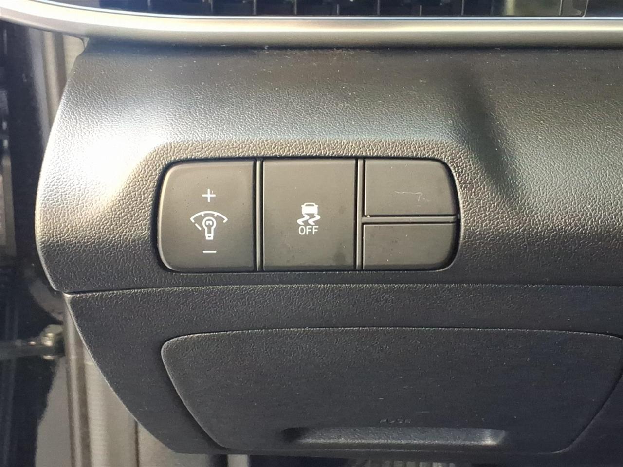 Hyundai Elantra  2024