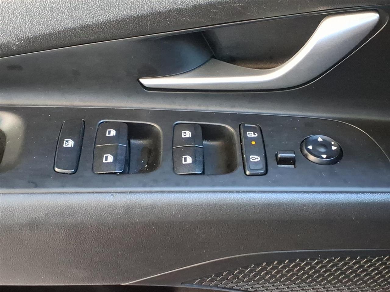 Hyundai Elantra  2024