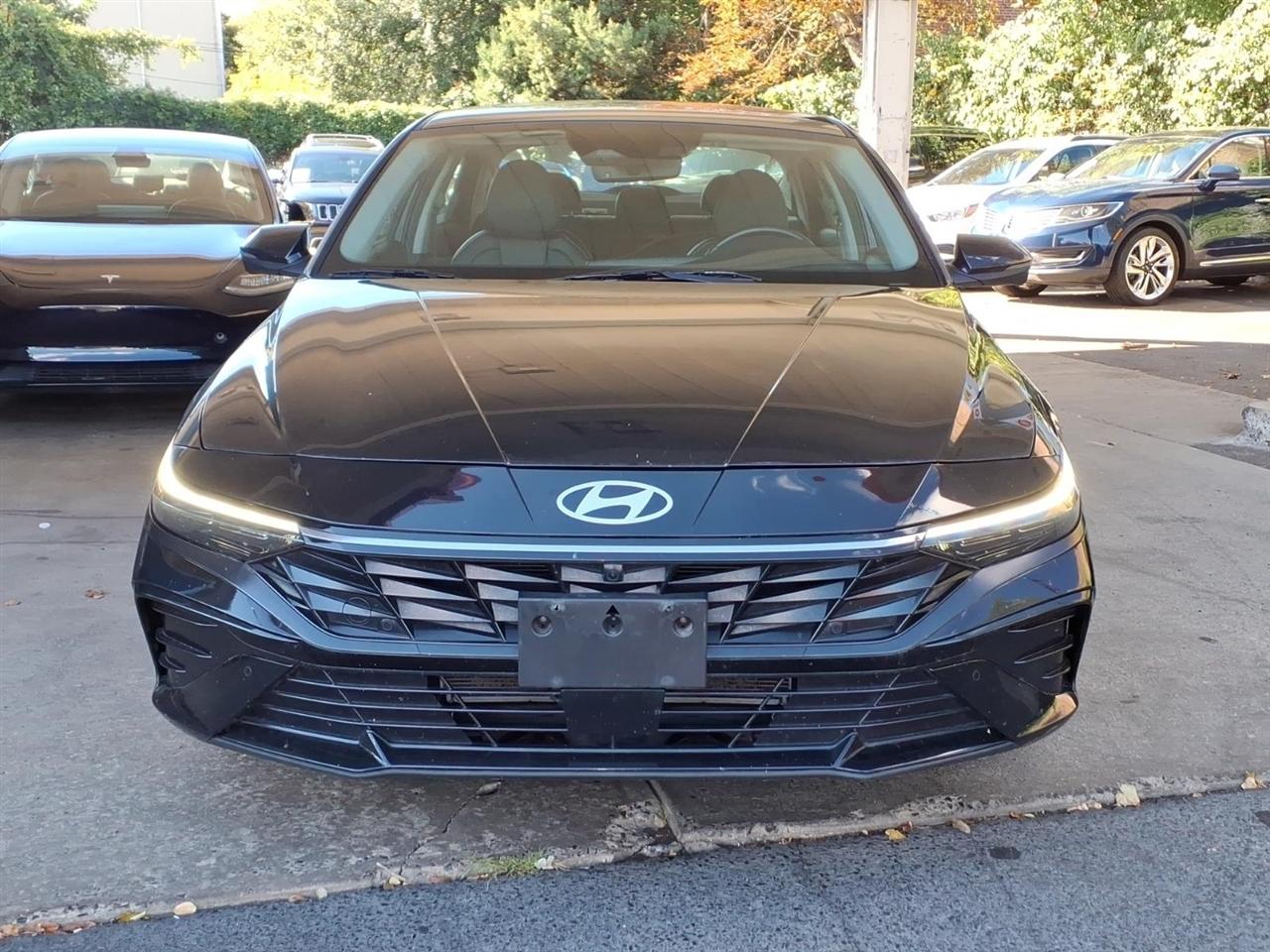 Hyundai Elantra  2024