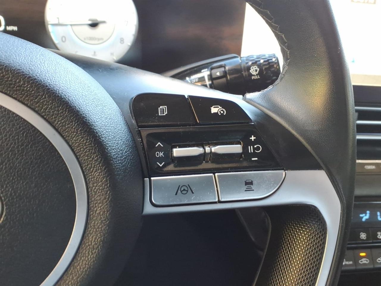 Hyundai Elantra  2024