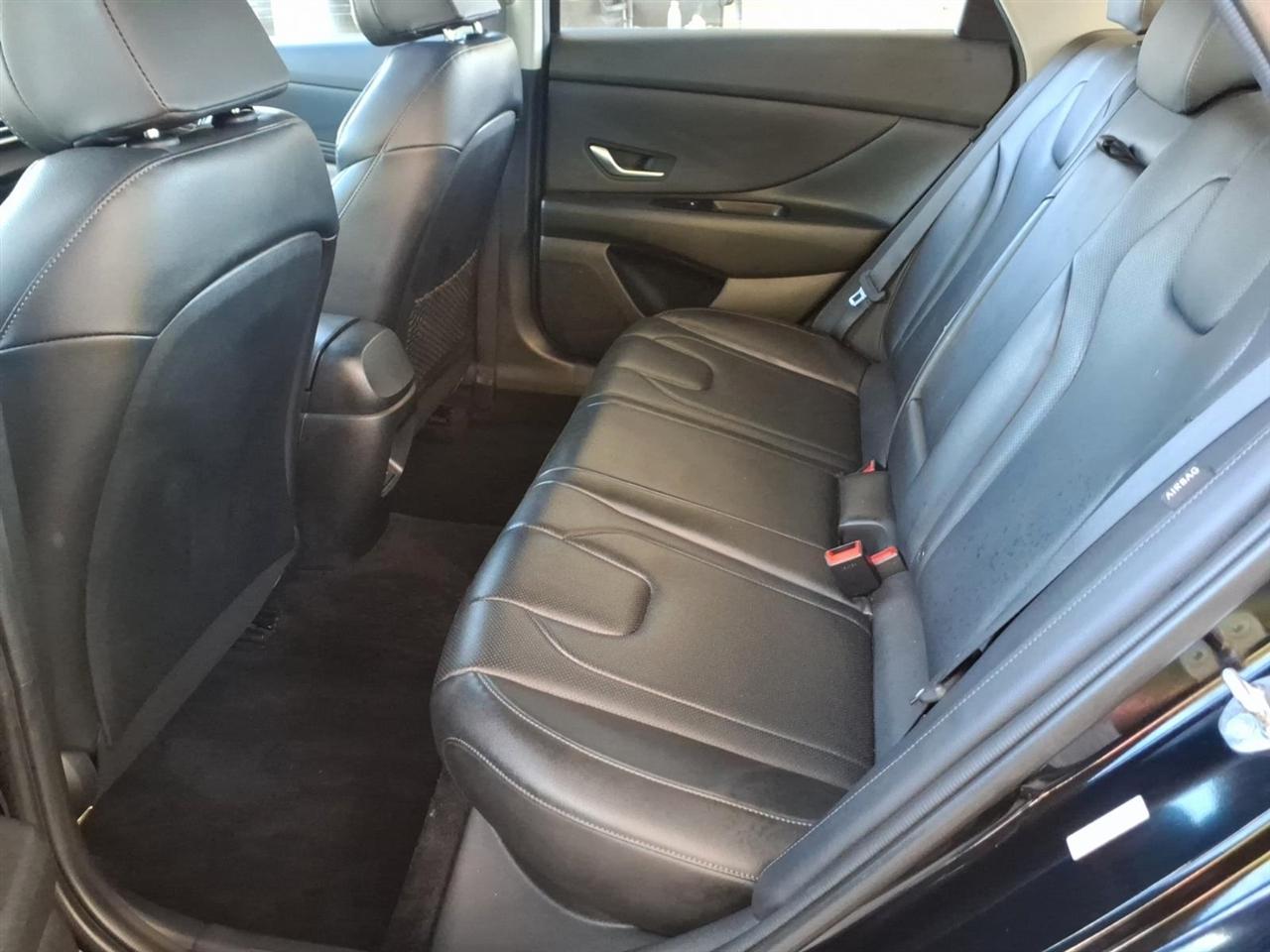 Hyundai Elantra  2024