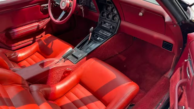 Chevrolet Corvette Base 1982