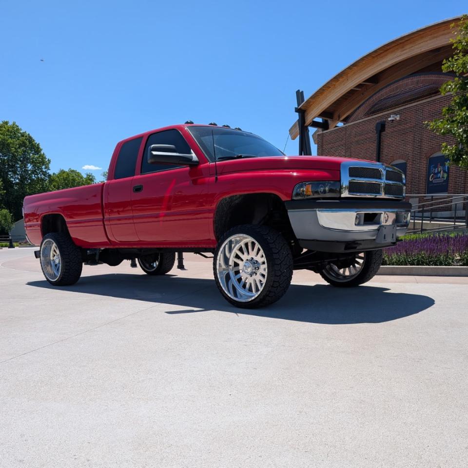 Dodge Ram 2500 Quad Cab 6.5-ft. Bed 4WD 1998