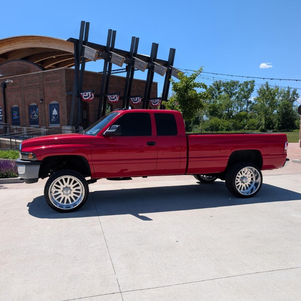Dodge Ram 2500 Quad Cab 6.5-ft. Bed 4WD 1998