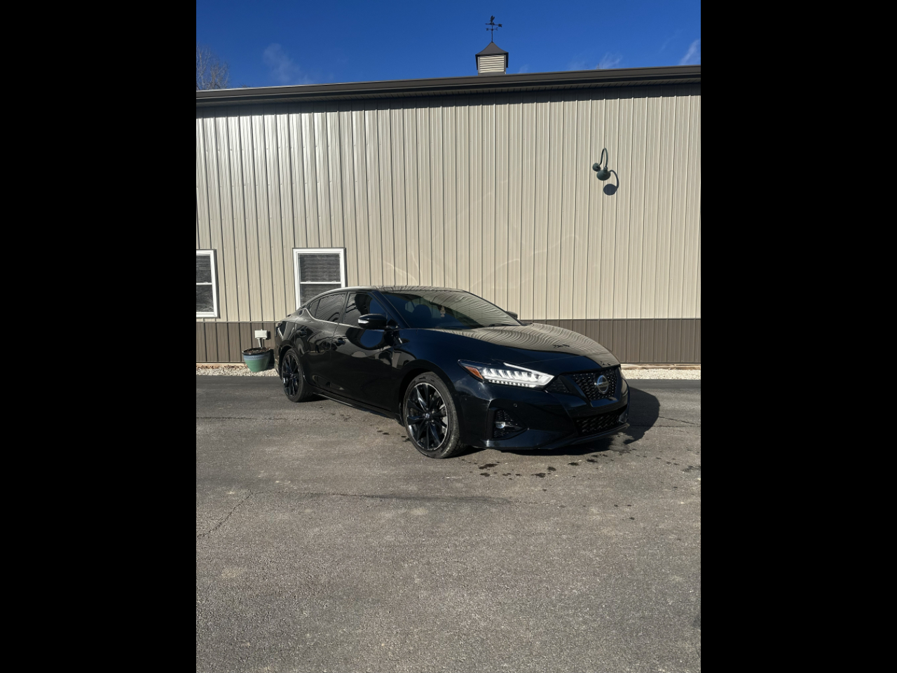 2022 Nissan Maxima SR's photo