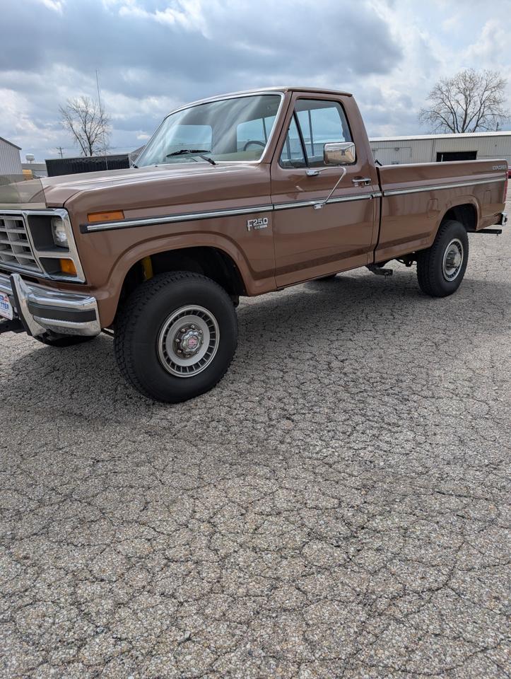 Ford F-250 Regular Cab 4WD 1985