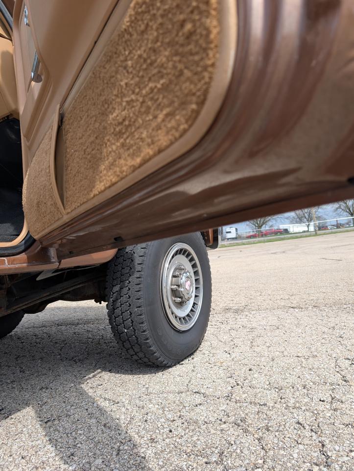 Ford F-250 Regular Cab 4WD 1985