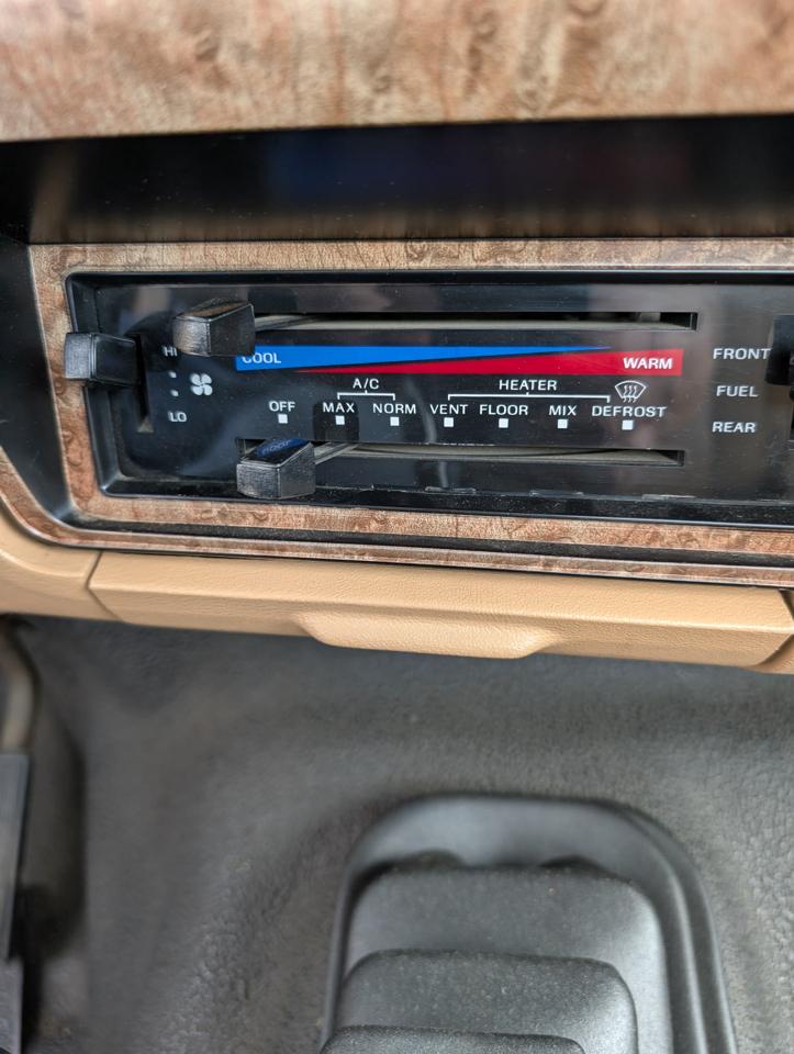 Ford F-250 Regular Cab 4WD 1985