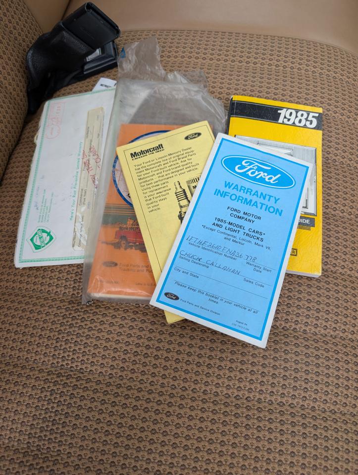 Ford F-250 Regular Cab 4WD 1985