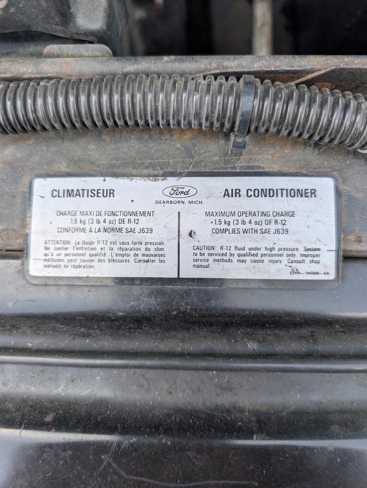 Ford F-250 Regular Cab 4WD 1985