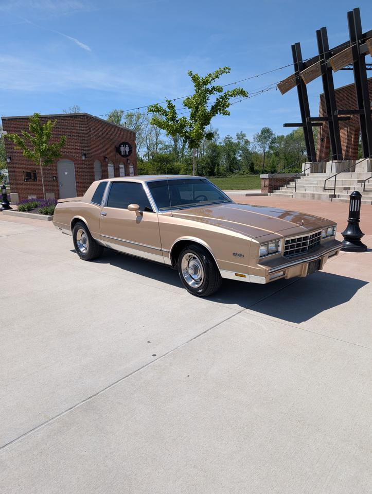 1985 Chevrolet Monte Carlo's photo