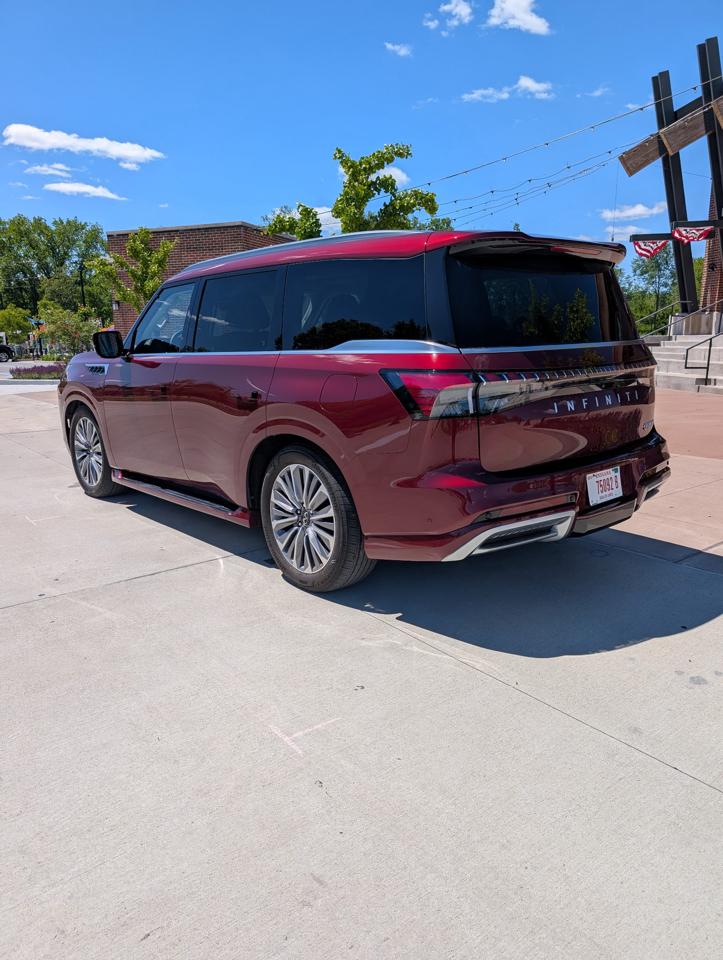 Infiniti QX80  2025