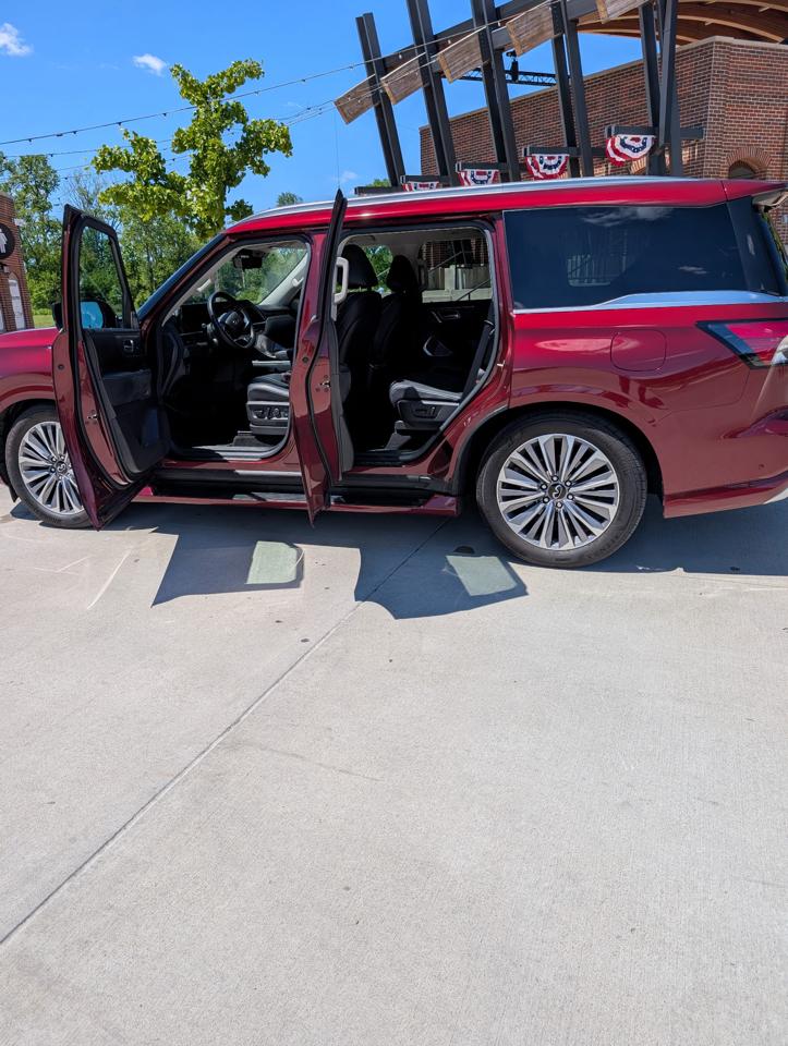 Infiniti QX80  2025