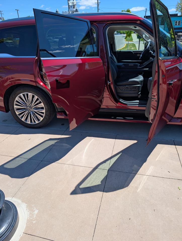 Infiniti QX80  2025