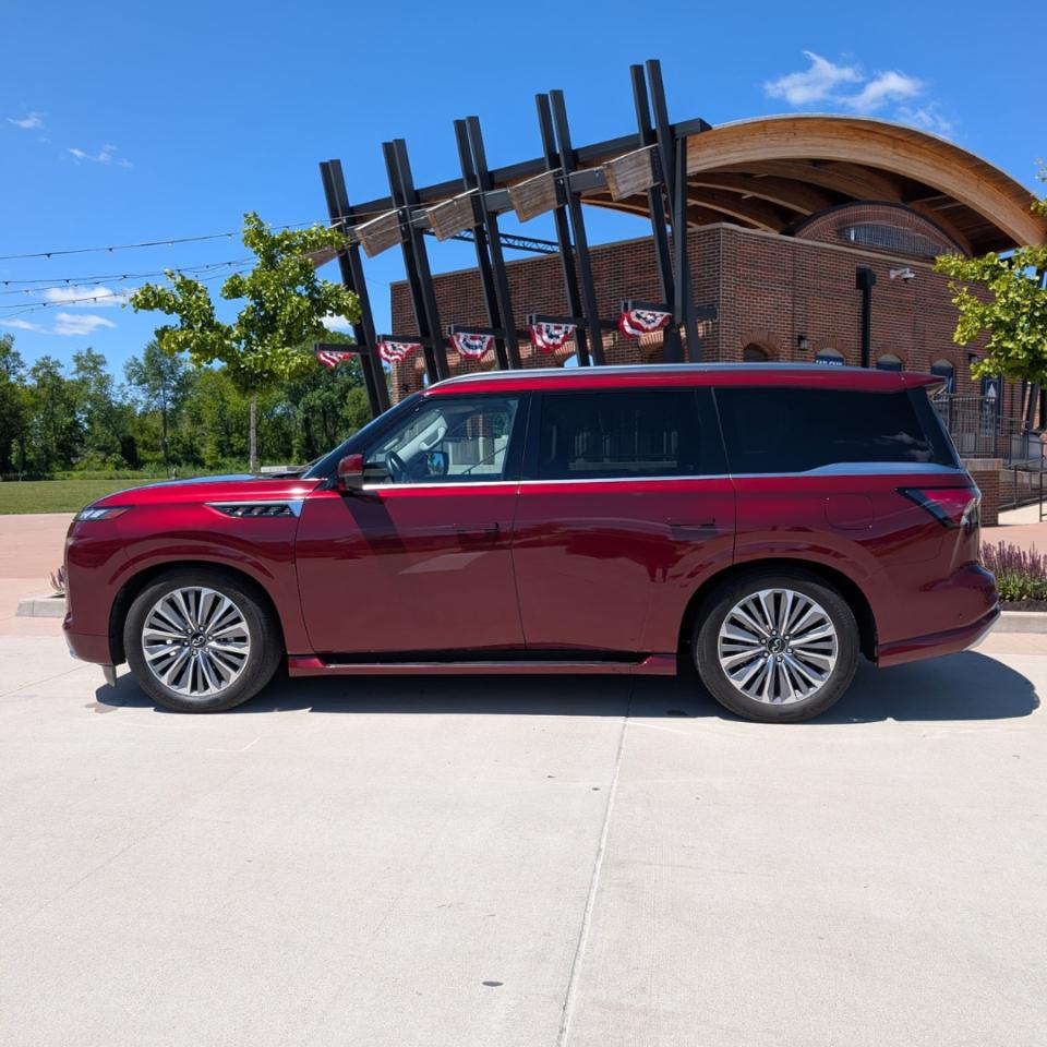 Infiniti QX80  2025