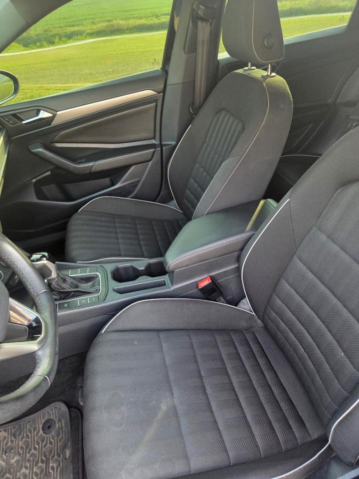 Volkswagen Jetta Sport 2023