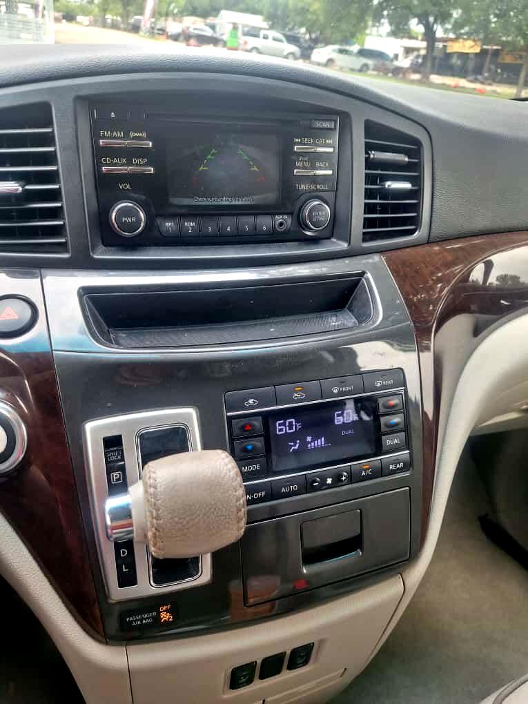Nissan Quest  2013