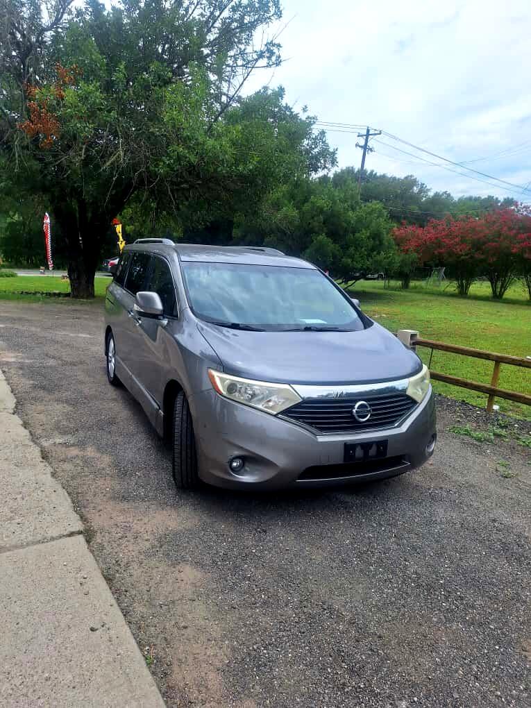 Nissan Quest  2013