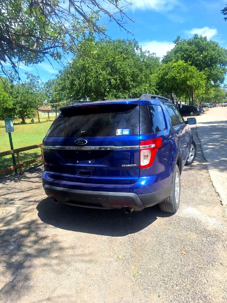 2013 Ford Explorer Base photo 4