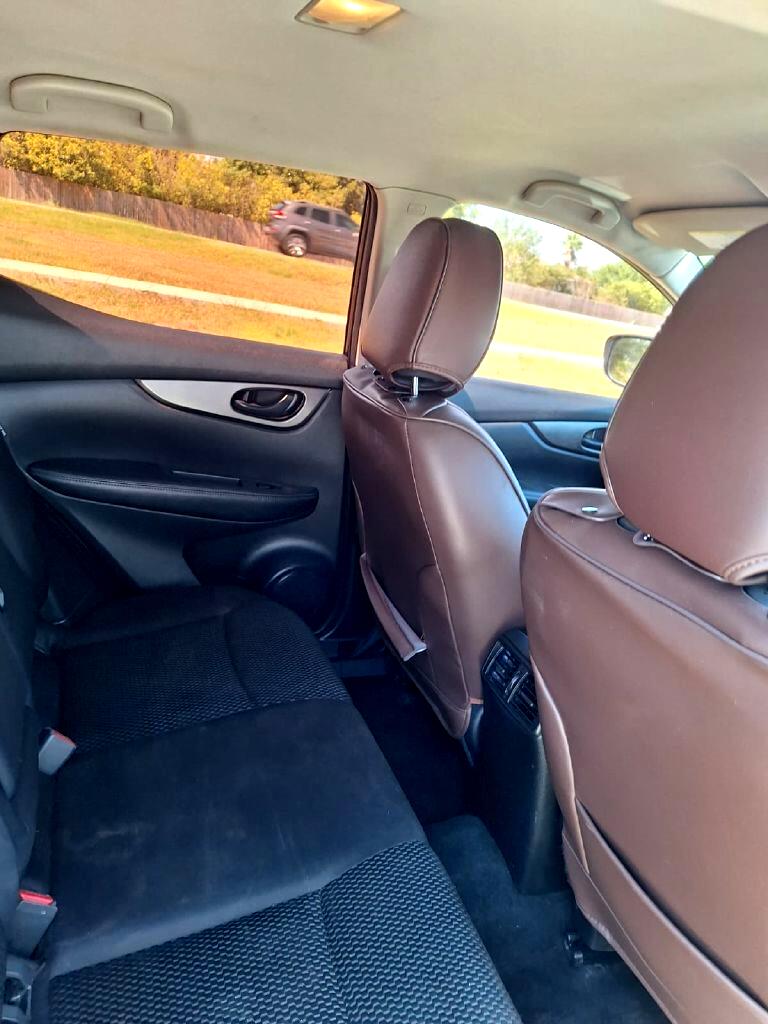 2020 Nissan Rogue Sport S photo 3
