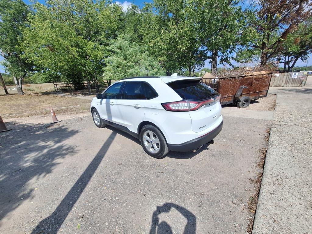 2015 Ford Edge SE photo 3